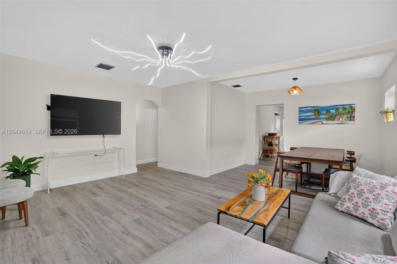 2446 Mckinley St , Hollywood, FL 33020 Photo