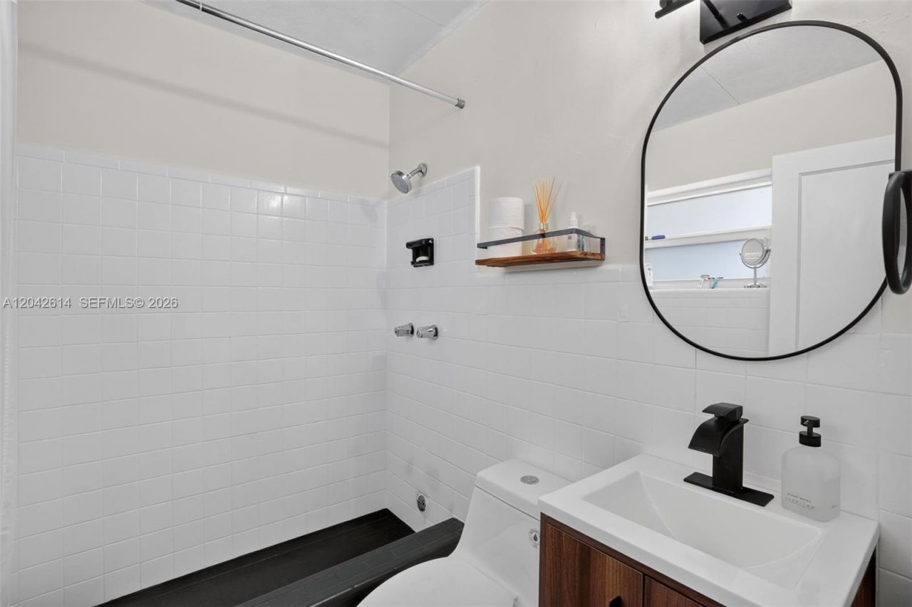 2446 Mckinley St , Hollywood, FL 33020 Photo