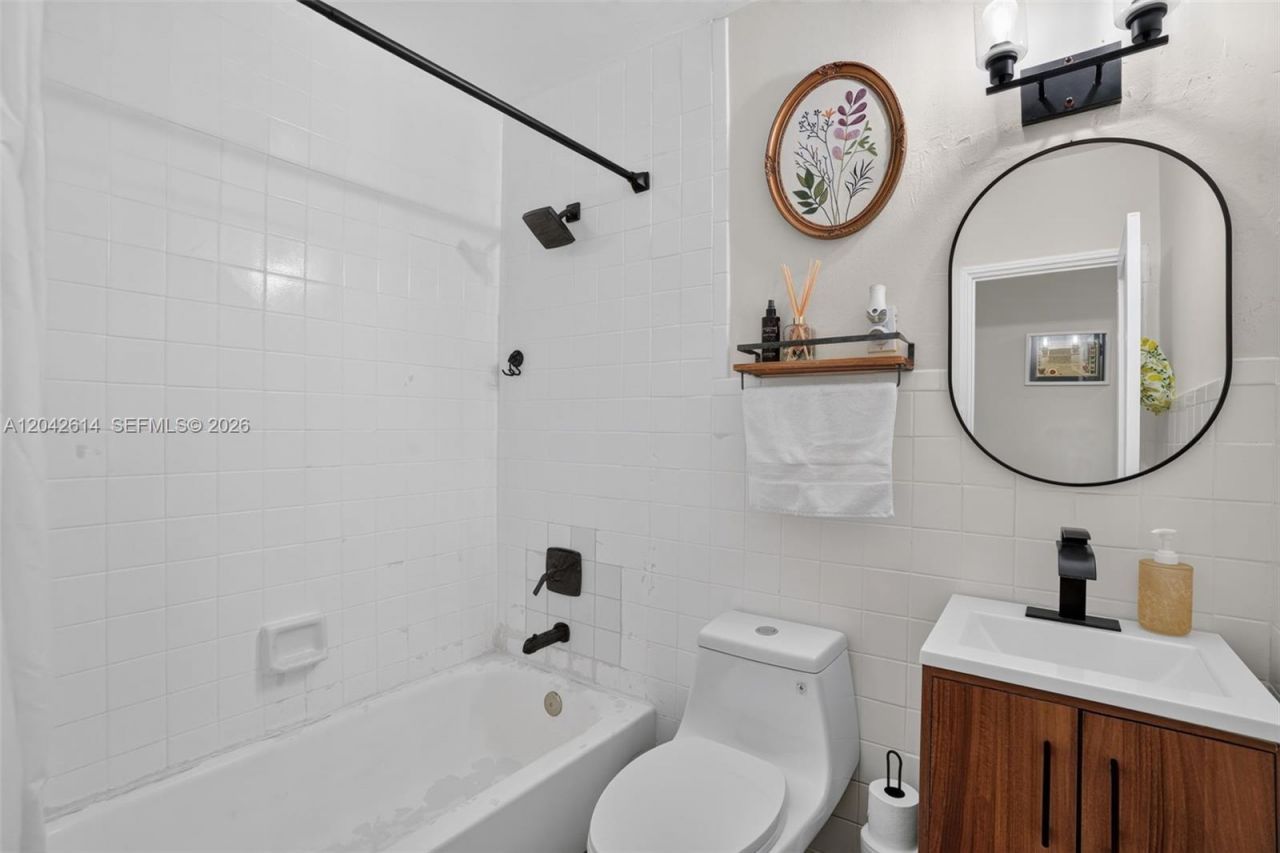 2446 Mckinley St , Hollywood, FL 33020 Photo