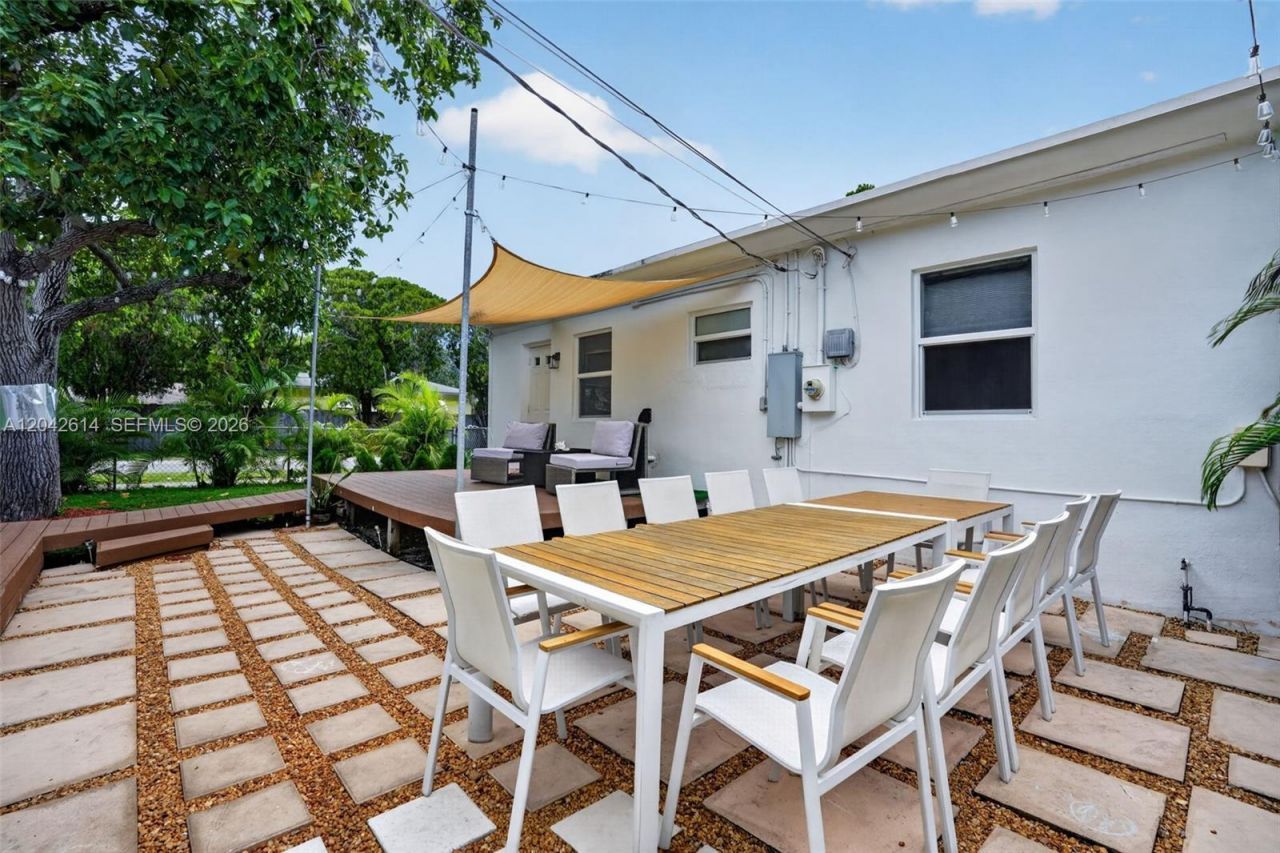 2446 Mckinley St , Hollywood, FL 33020 Photo