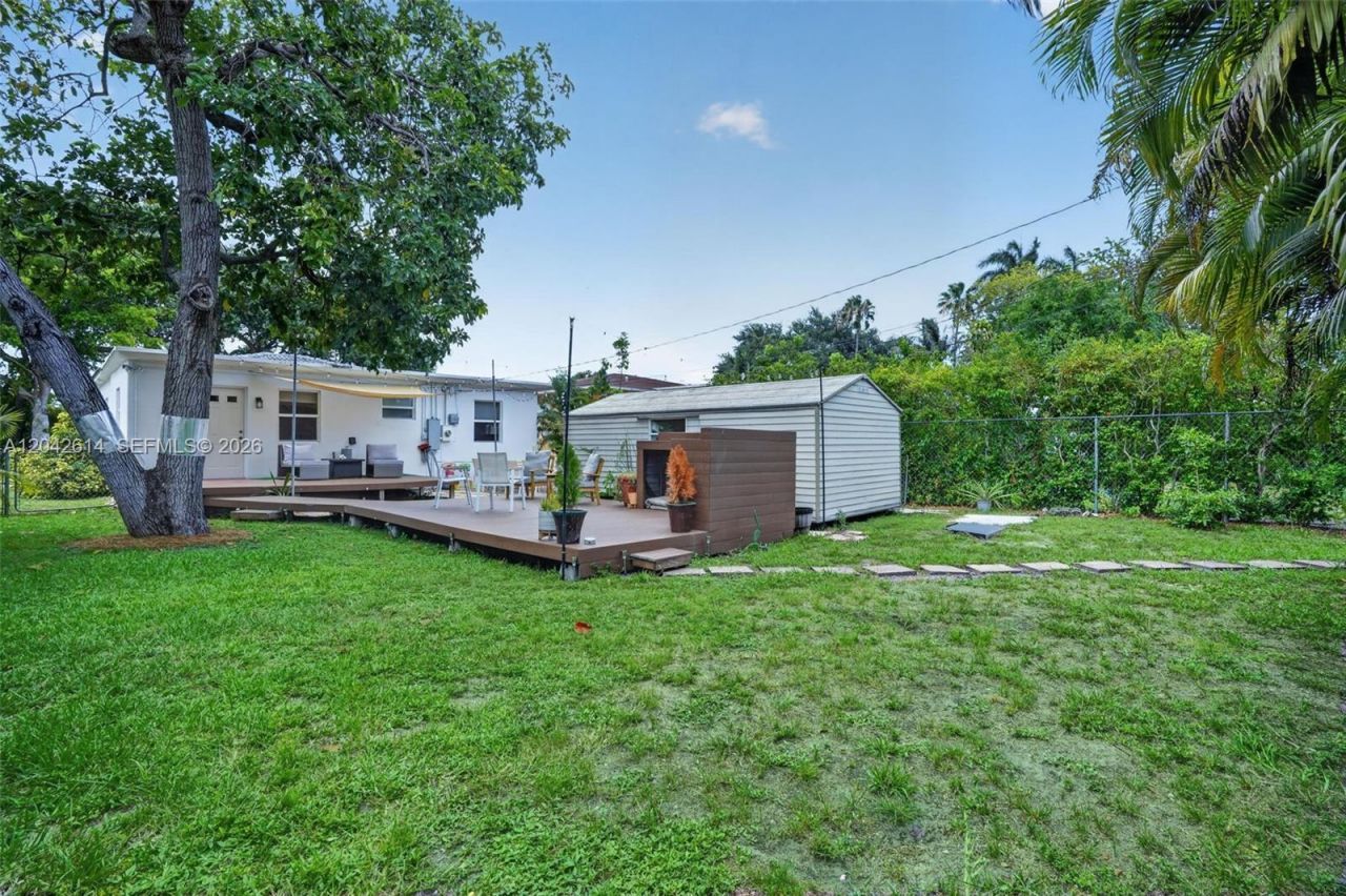 2446 Mckinley St , Hollywood, FL 33020 Photo