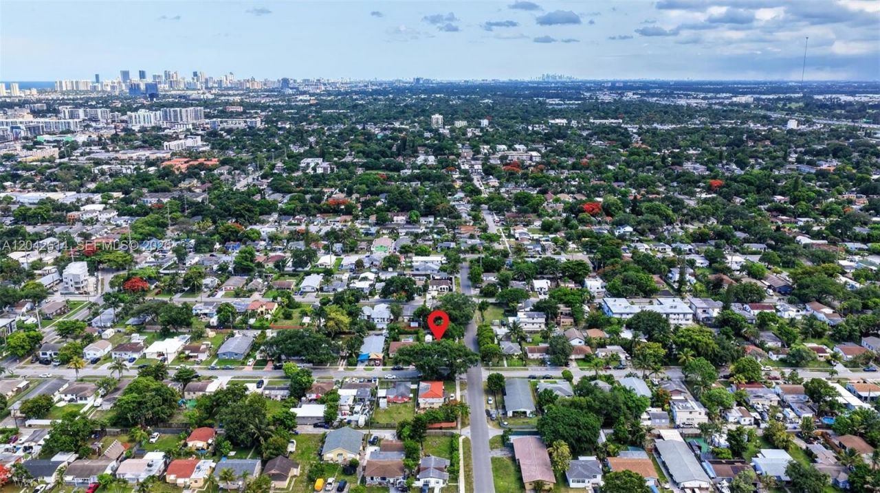 2446 Mckinley St , Hollywood, FL 33020 Photo