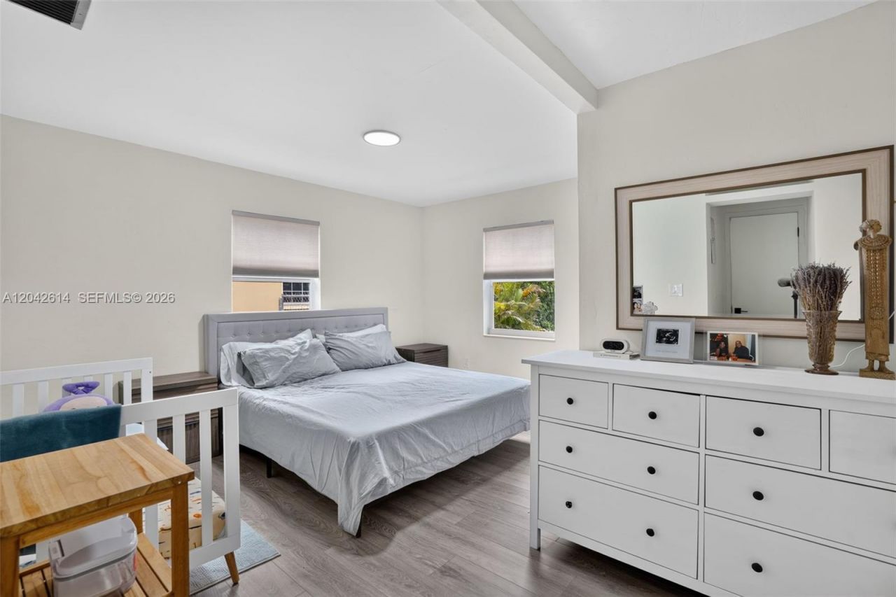 2446 Mckinley St , Hollywood, FL 33020 Photo