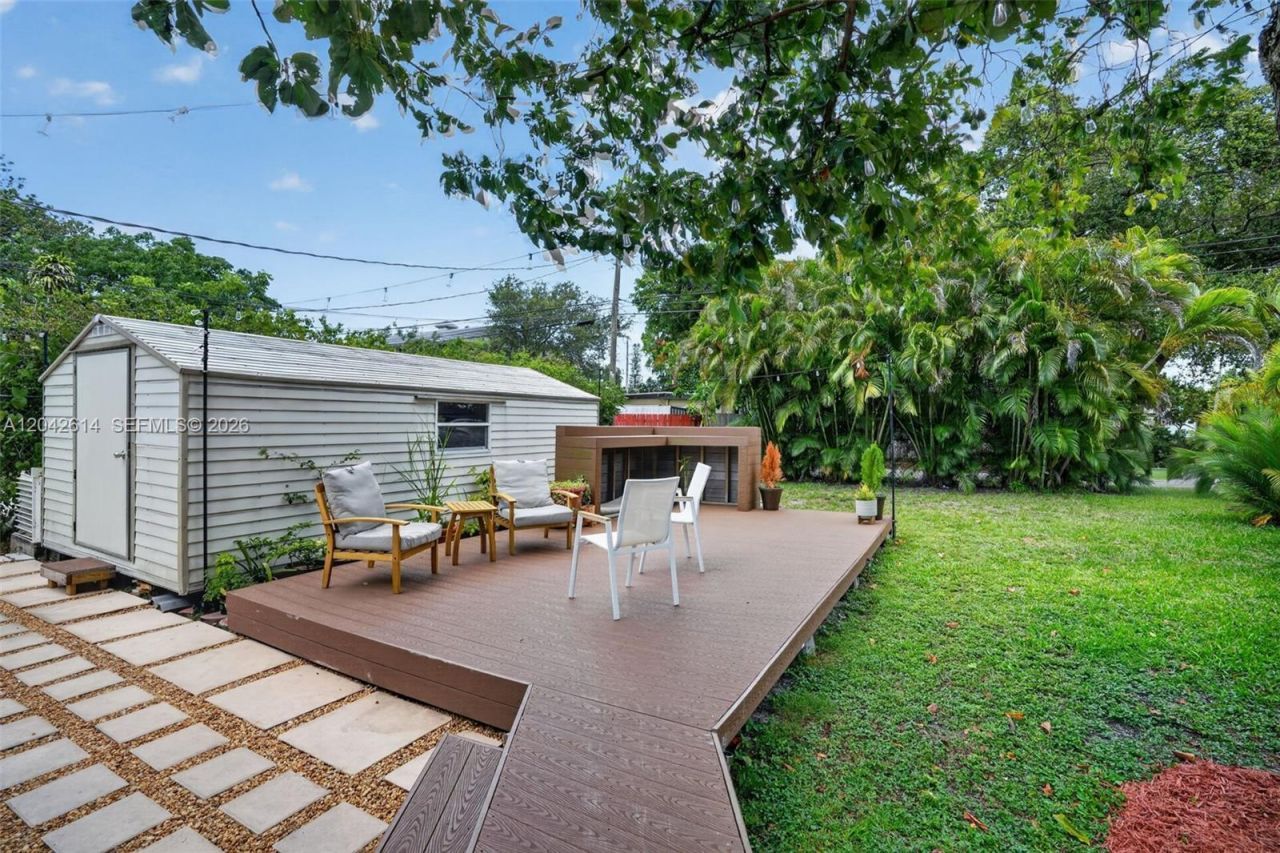 2446 Mckinley St , Hollywood, FL 33020 Photo