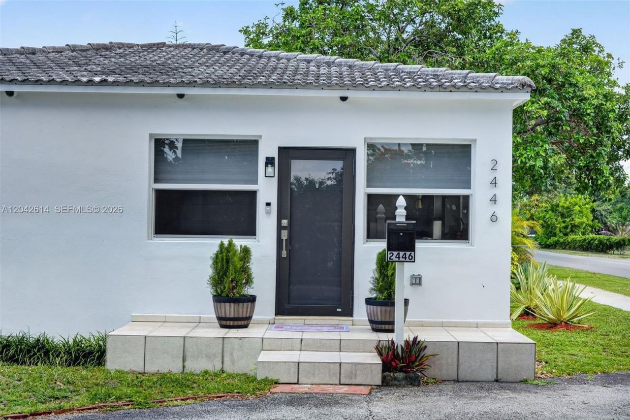 2446 Mckinley St , Hollywood, FL 33020 Photo