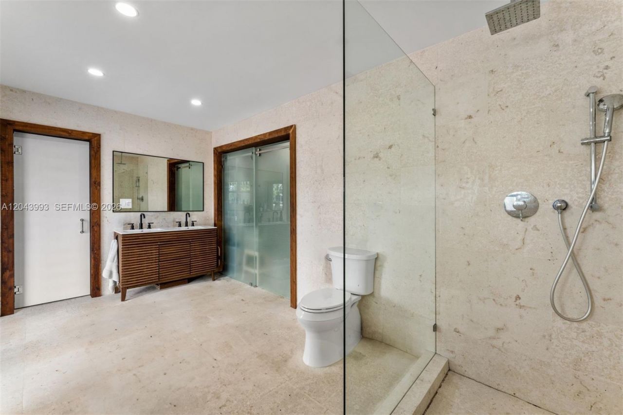 1110 NW North River Dr, Miami, FL 33136 Photo