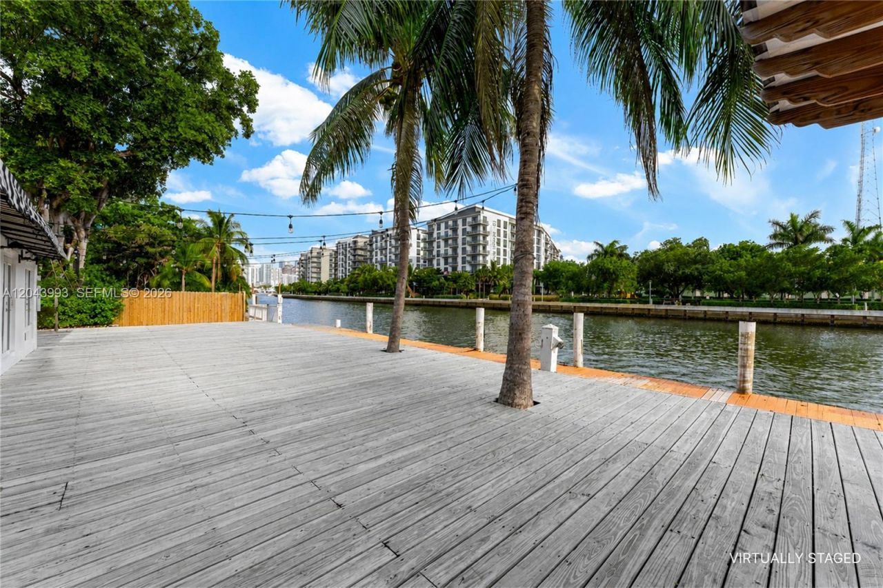 1110 NW North River Dr, Miami, FL 33136 Photo