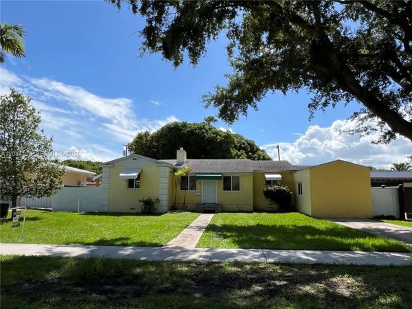 432 Palmetto Dr , Miami Springs, FL 33166