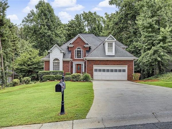 1509 Shadow Ridge Circle , Woodstock, GA 30189