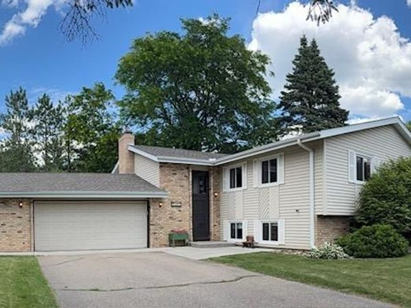 3317 Red Oak Circle S, Burnsville, MN 55337