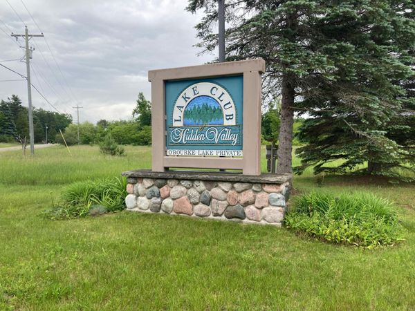 11 E Lake Club Drive Drive, Gaylord, MI 49735