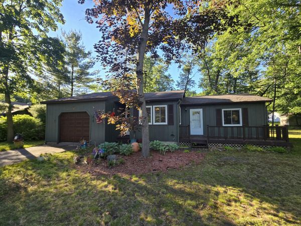 110 Acorn Lane, Houghton Lake, MI 48629