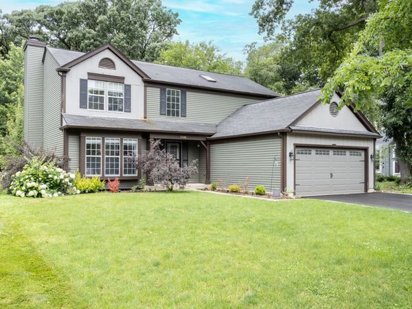 1340 Yellowstone Parkway , Algonquin, IL 60102