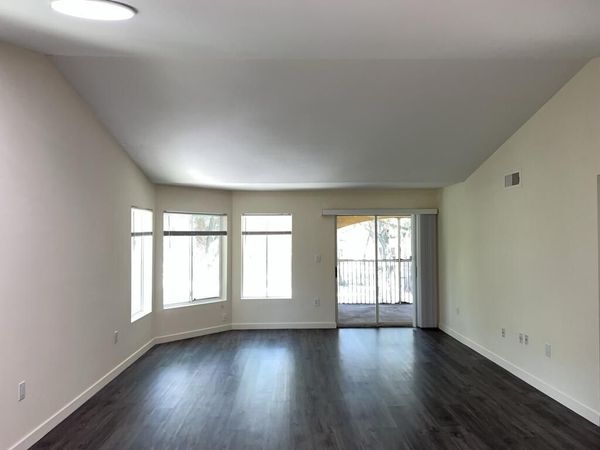 2350 NW 33rd Street, Unit 807, Oakland Park, FL 33309