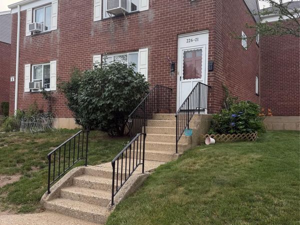 226-01 Hillside Avenue , Unit 52, Queens Village, NY 11427