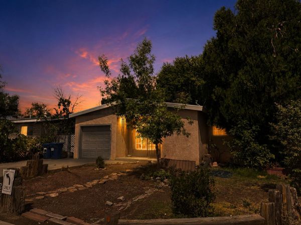 251 Luna Avenue NE, Los Lunas, NM 87031