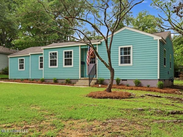 1013 Meadow Heights Drive, Jackson, MS 39206