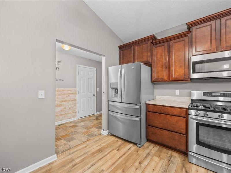 3502 Astor Lane, Lorain, OH 44053 Photo 13