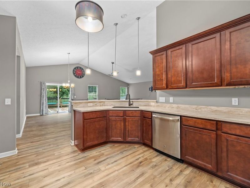 3502 Astor Lane, Lorain, OH 44053 Photo 14