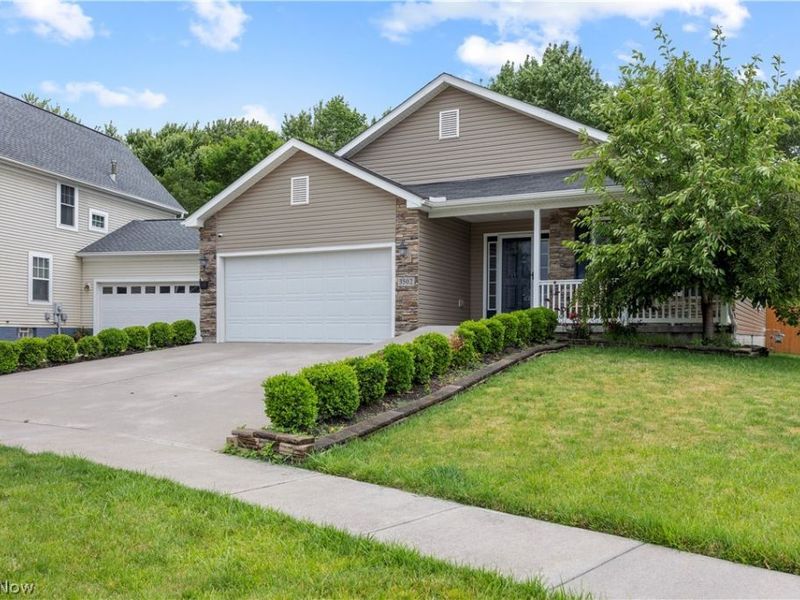 3502 Astor Lane, Lorain, OH 44053 Photo 2
