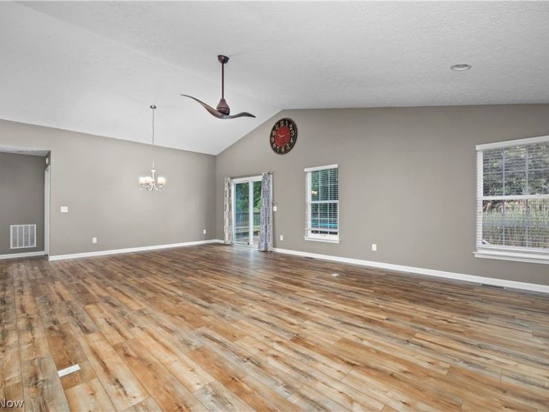 3502 Astor Lane, Lorain, OH 44053 Photo 4