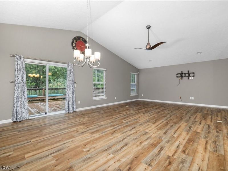 3502 Astor Lane, Lorain, OH 44053 Photo 8