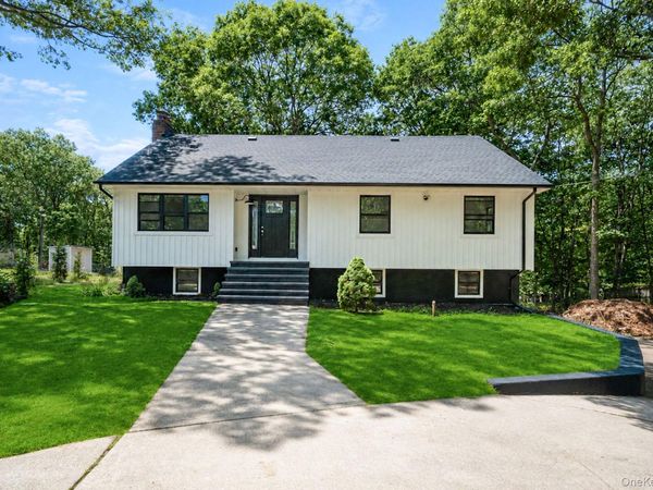 465 Helene Avenue , Shirley, NY 11967