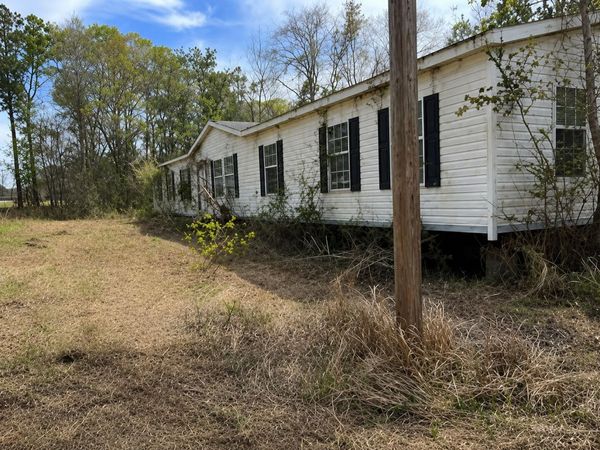 2 Cochran Rd., Richton, MS 39476