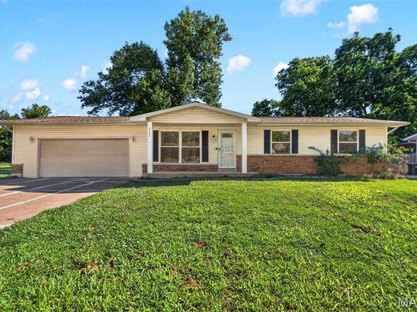 2324 Boeing Drive, Arnold, MO 63010