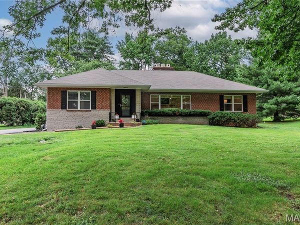 46 Grantwood Lane, Grantwood Village, MO 63123