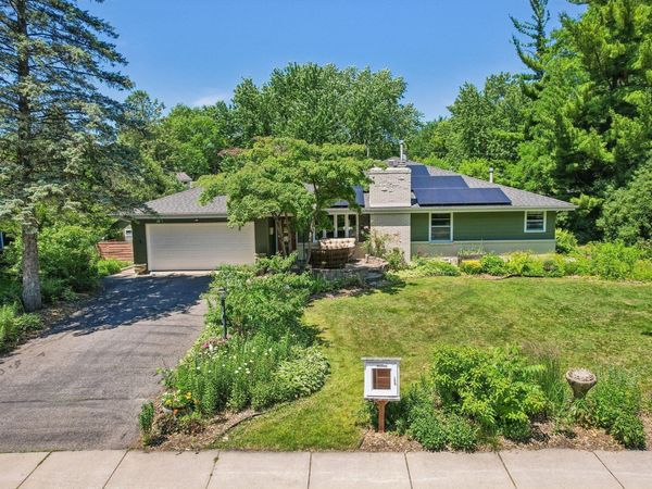 2955 Regent Avenue N, Golden Valley, MN 55422