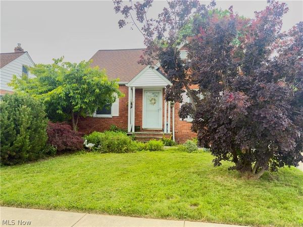 220 E 327th Street, Willowick, OH 44095