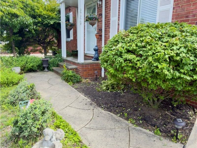 220 E 327th Street, Willowick, OH 44095 Photo 32