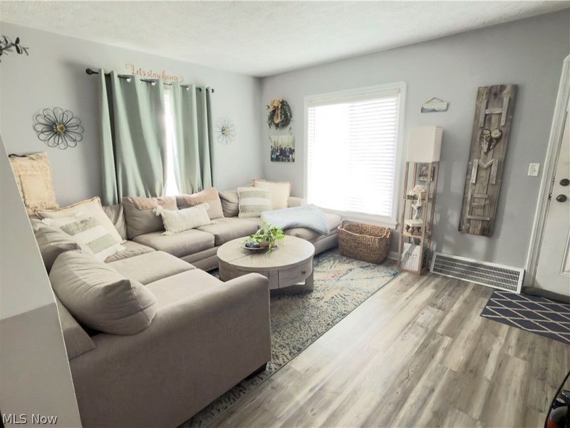 220 E 327th Street, Willowick, OH 44095 Photo 6