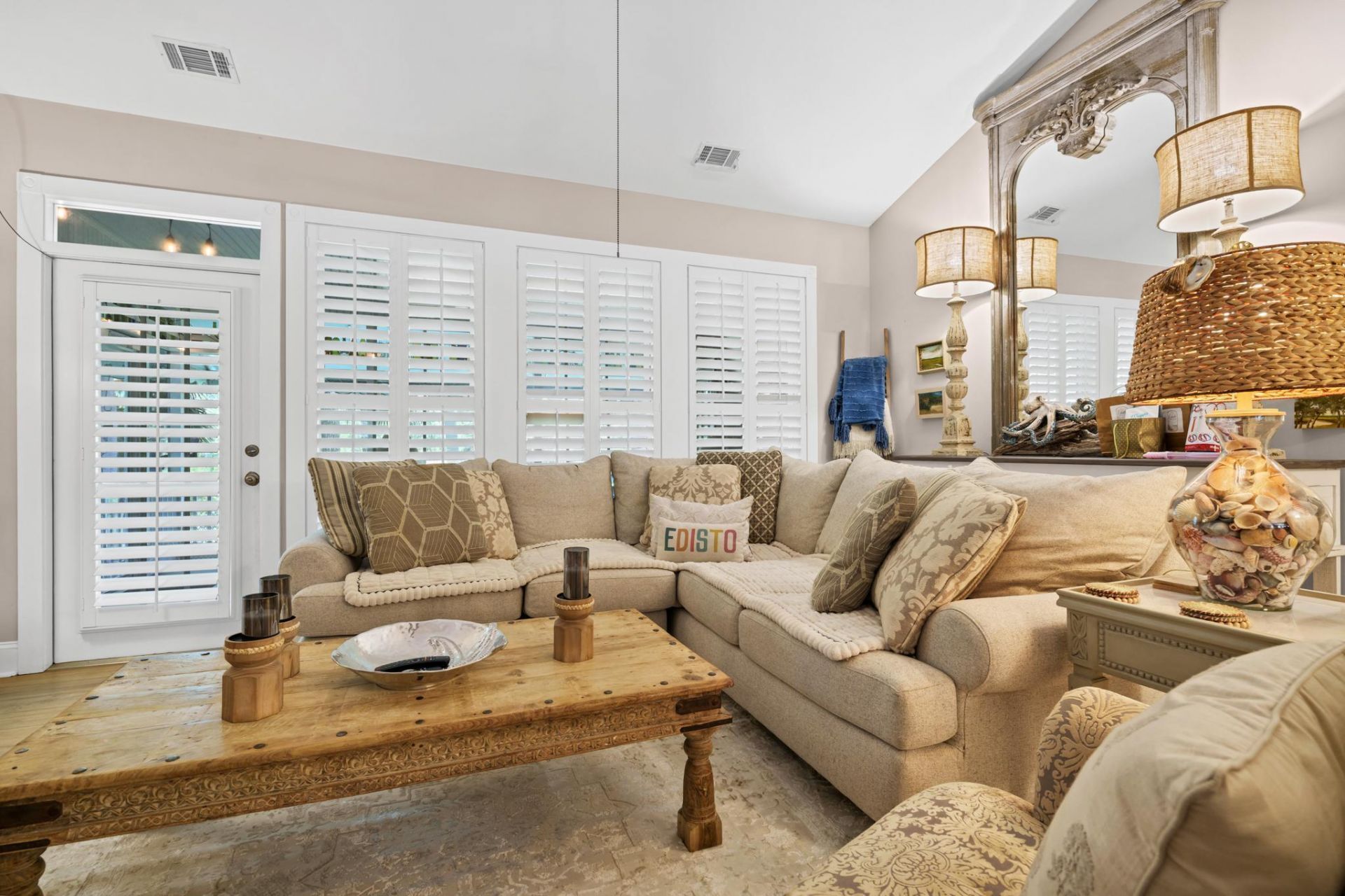 407 Pompano Road Photo 9