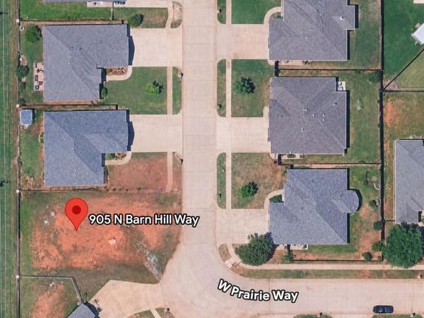 905 N Barn Hill Way, Mustang, OK 73064