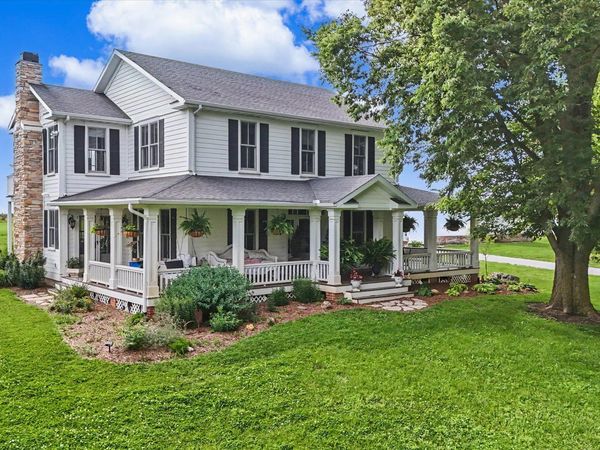 1090 Bucks Pond Road , Monticello, IL 61856