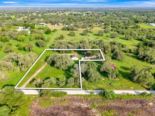 175 Albrecht Road , Victoria, TX 77905