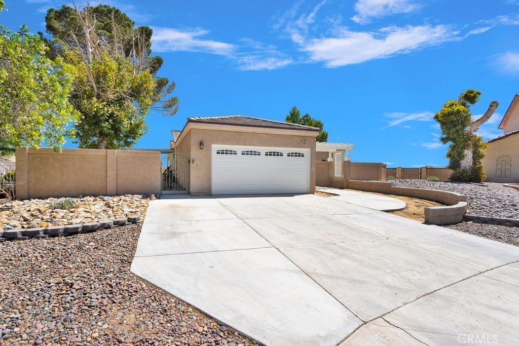 14430 Helm Court, Helendale, CA 92342 Main Photo