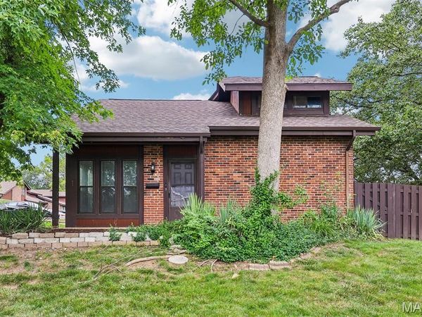 1031 Tavistock Circle, St Louis, MO 63129