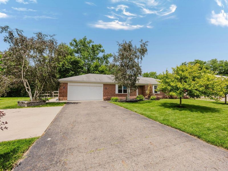 8540 Mink Street SW, Etna, OH 43062 Photo 2