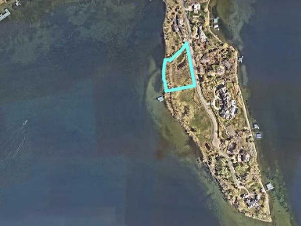 1365 Bracketts Point Road , Wayzata, MN 55391