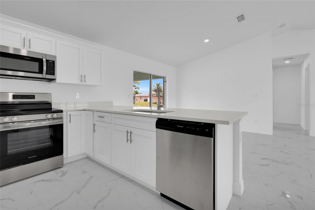 1808 NE 44th Street , Cape Coral, FL 33909 Photo