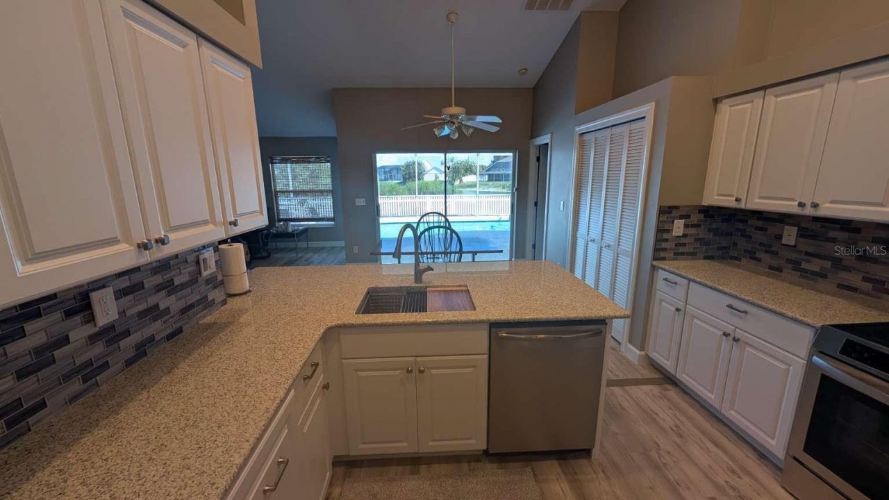 4826 11th Avenue Circle E, Bradenton, FL 34208 Photo
