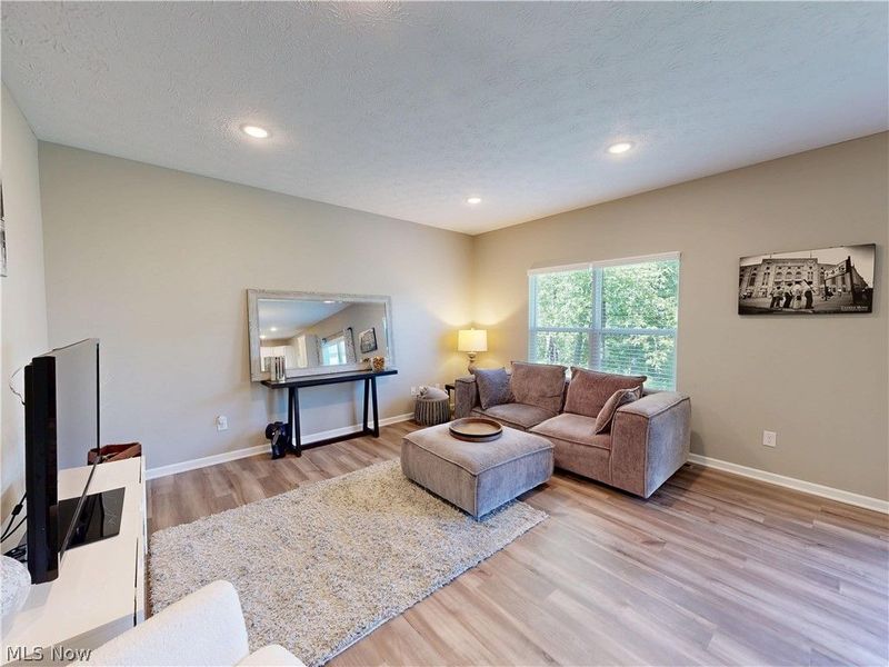 1223 Selena Grove, Green, OH 44685 Photo 8