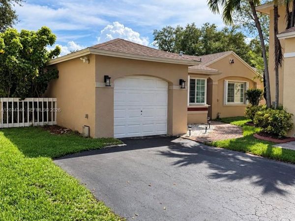 11727 NW 12th St, Pembroke Pines, FL 33026