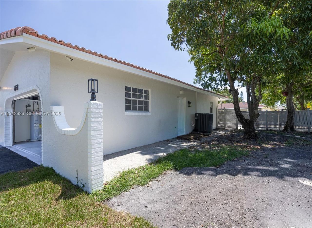 2757 NW 116th Ter , Coral Springs, FL 33065 Photo