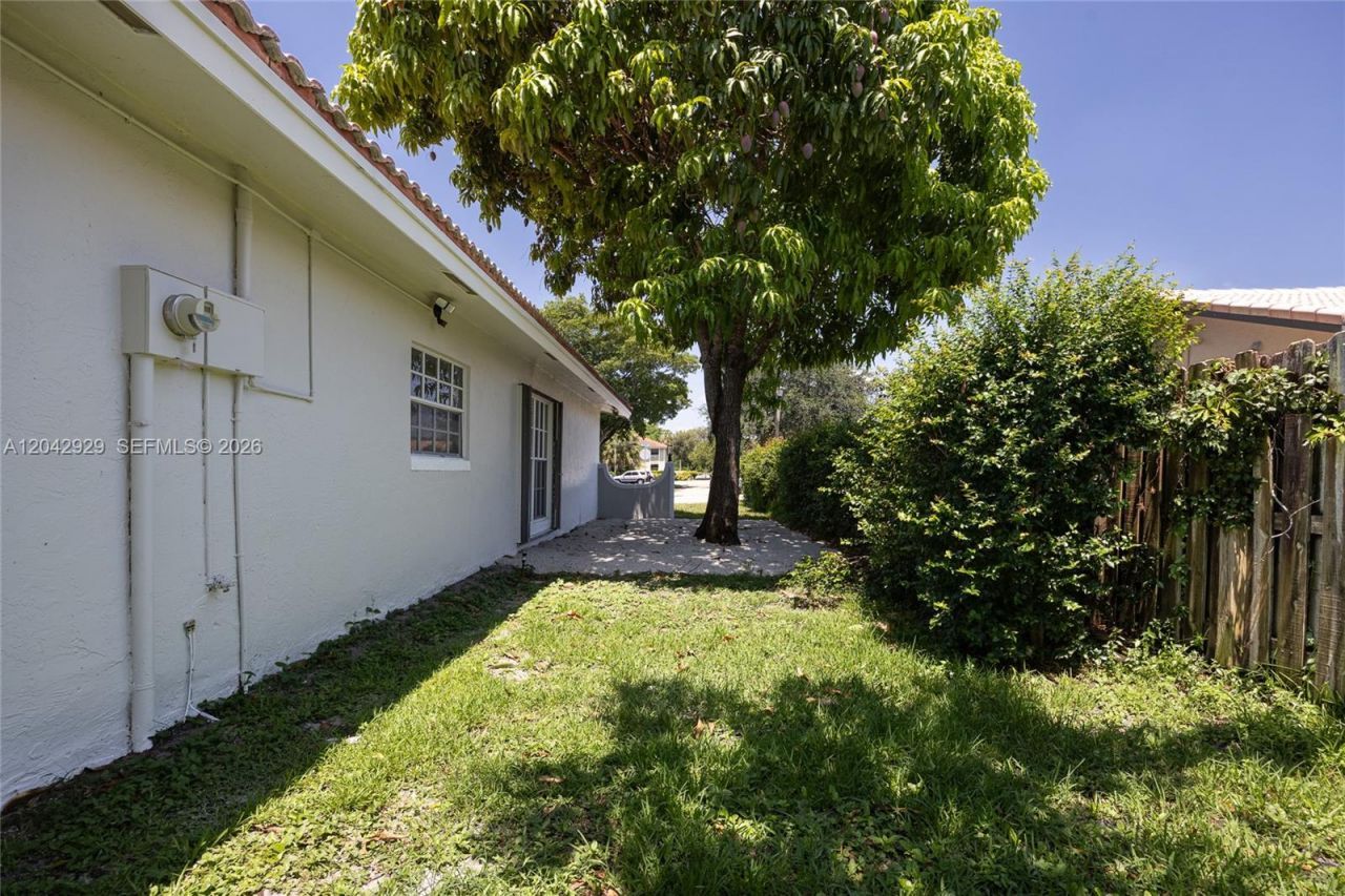 2757 NW 116th Ter , Coral Springs, FL 33065 Photo