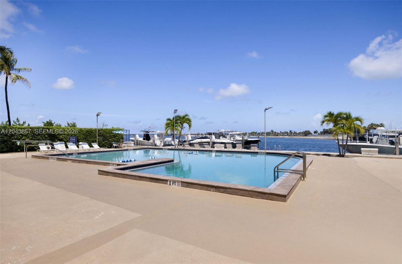 150 SE 25th Rd , Unit 2J, Miami, FL 33129 Photo