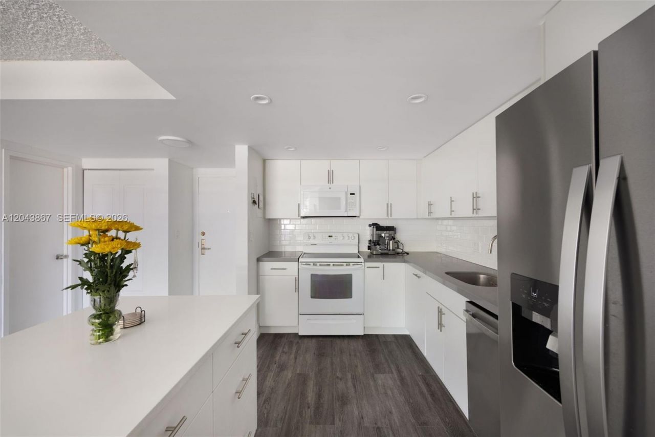 150 SE 25th Rd , Unit 2J, Miami, FL 33129 Photo